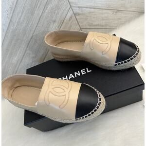 Chanel CC Espadrilles Beige Black Lambskin Flats EU 37 Slip On with Box Clean